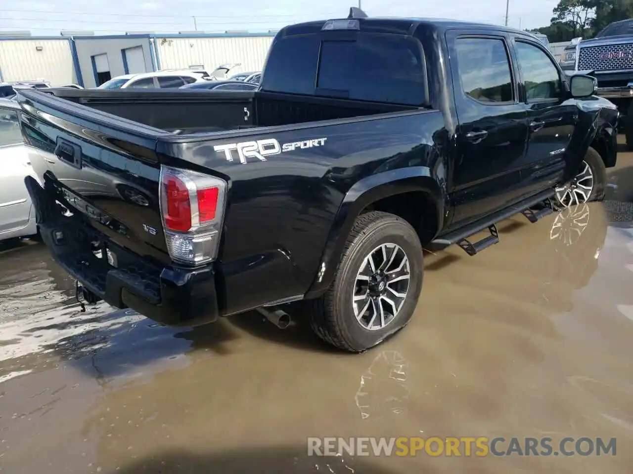 4 Photograph of a damaged car 3TMAZ5CNXLM121781 TOYOTA TACOMA 2020