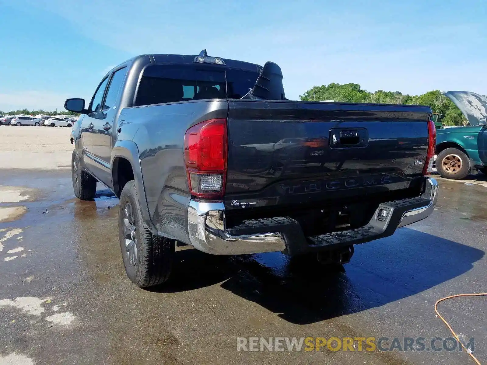 3 Photograph of a damaged car 3TMAZ5CNXLM122770 TOYOTA TACOMA 2020