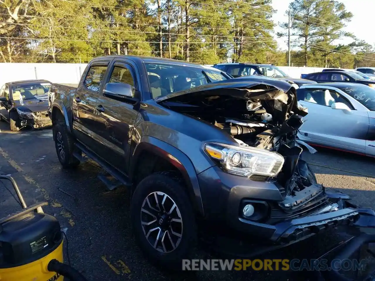 1 Photograph of a damaged car 3TMAZ5CNXLM123420 TOYOTA TACOMA 2020