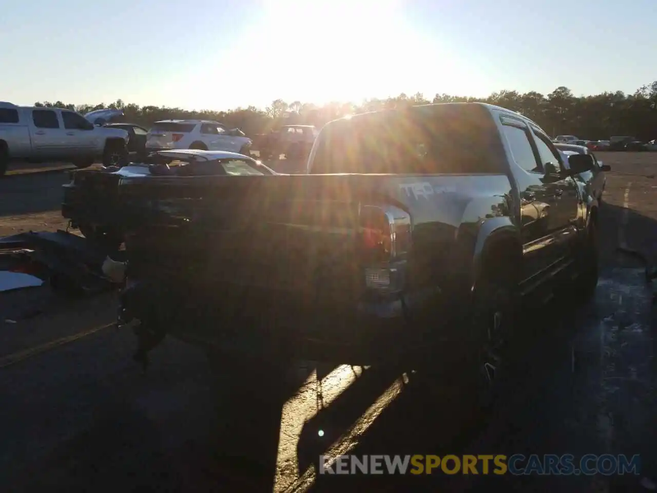 4 Photograph of a damaged car 3TMAZ5CNXLM123420 TOYOTA TACOMA 2020