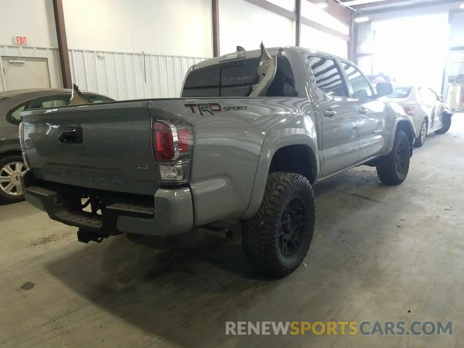 4 Photograph of a damaged car 3TMAZ5CNXLM125295 TOYOTA TACOMA 2020