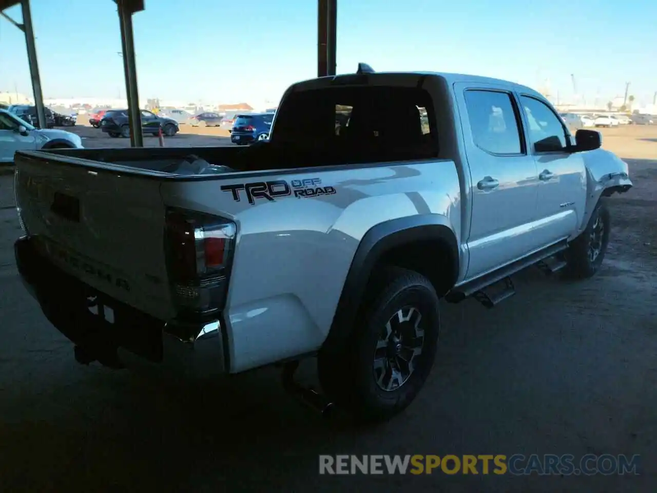 4 Photograph of a damaged car 3TMAZ5CNXLM127094 TOYOTA TACOMA 2020