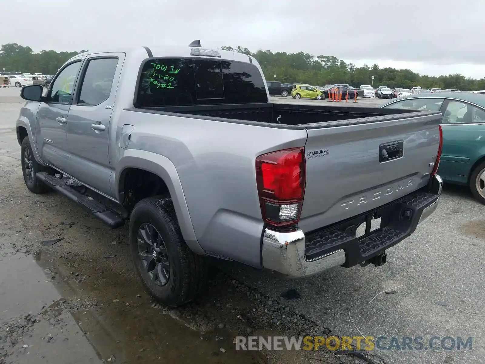 3 Photograph of a damaged car 3TMAZ5CNXLM129590 TOYOTA TACOMA 2020