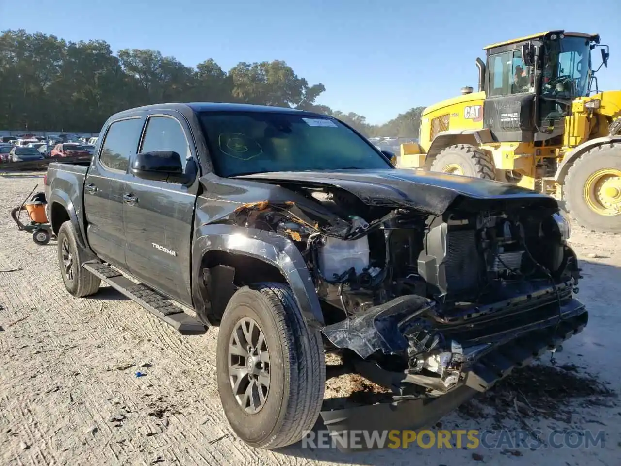 1 Photograph of a damaged car 3TMAZ5CNXLM131887 TOYOTA TACOMA 2020