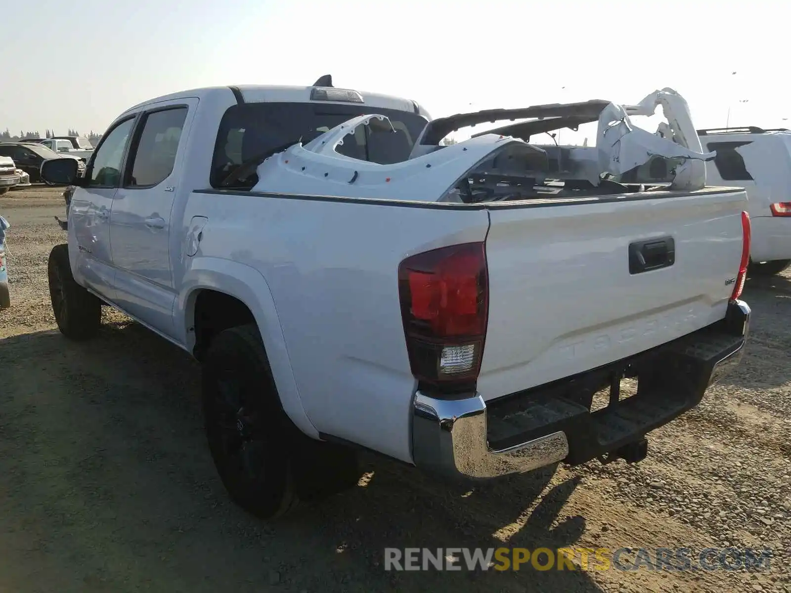 3 Photograph of a damaged car 3TMAZ5CNXLM133249 TOYOTA TACOMA 2020