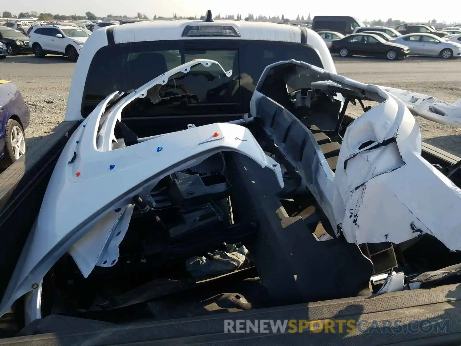 9 Photograph of a damaged car 3TMAZ5CNXLM133249 TOYOTA TACOMA 2020