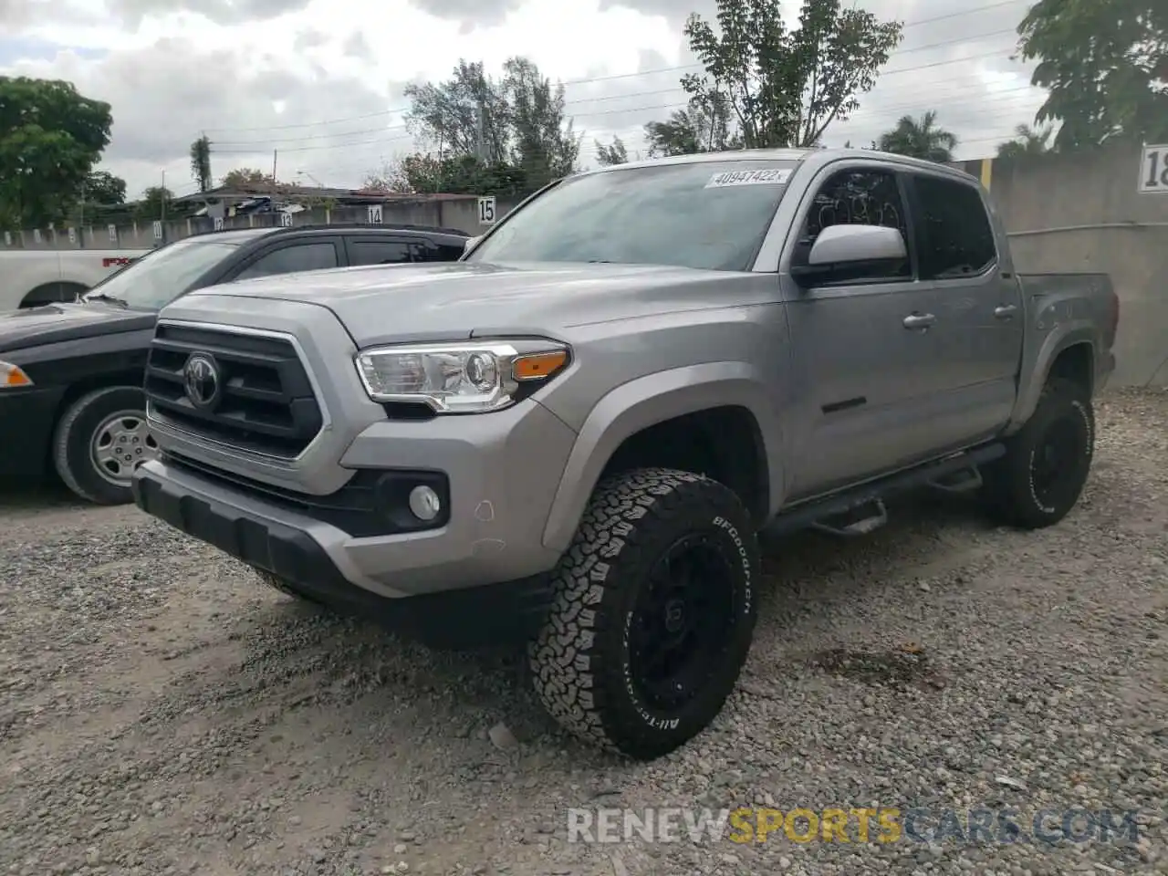 2 Photograph of a damaged car 3TMAZ5CNXLM133784 TOYOTA TACOMA 2020