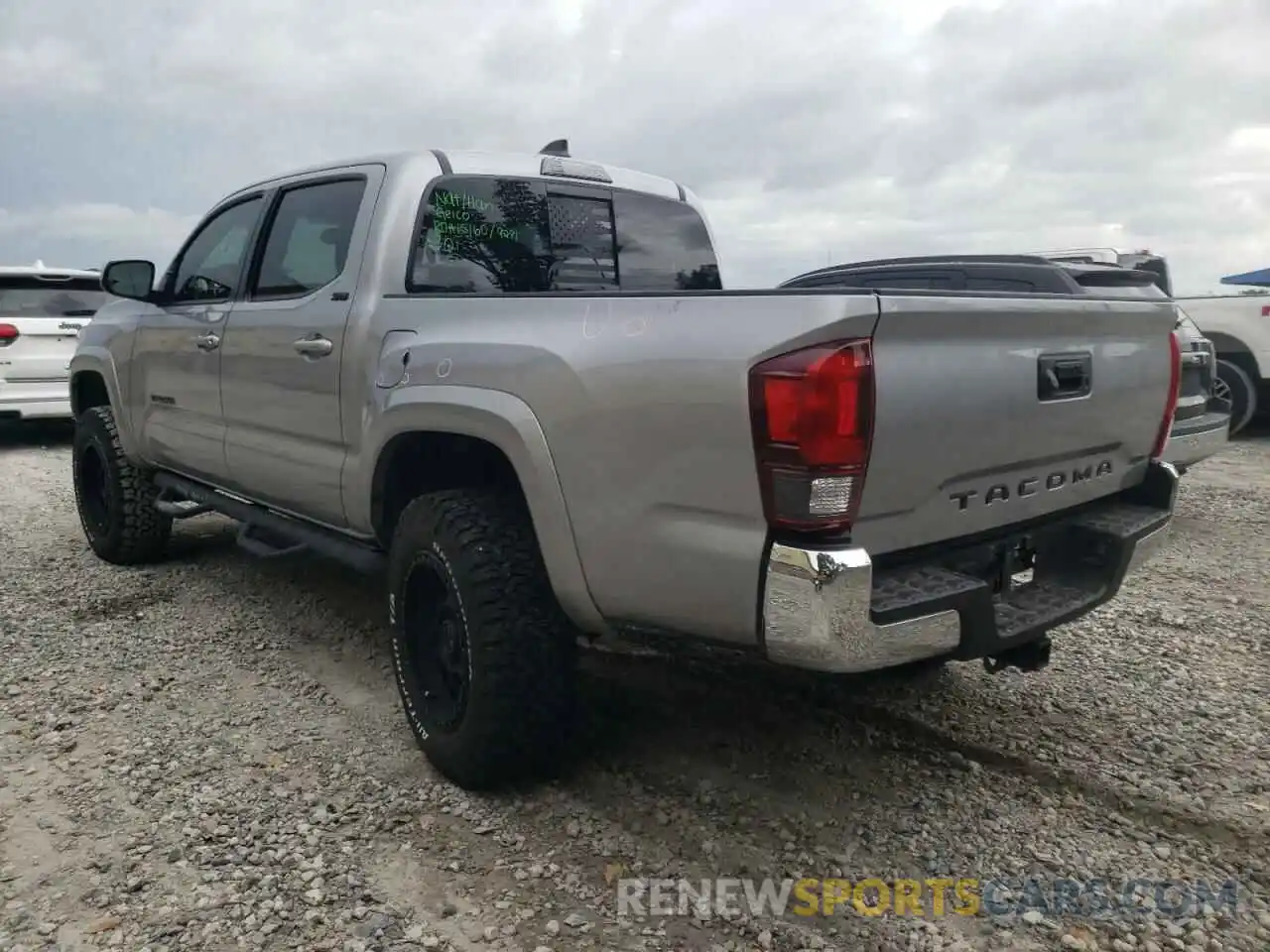 3 Photograph of a damaged car 3TMAZ5CNXLM133784 TOYOTA TACOMA 2020