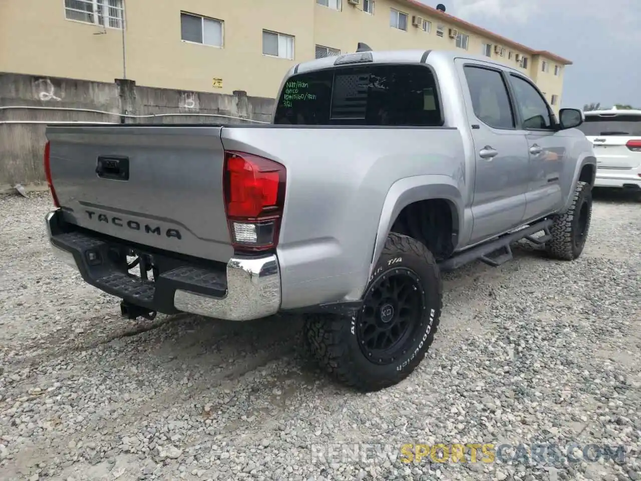 4 Photograph of a damaged car 3TMAZ5CNXLM133784 TOYOTA TACOMA 2020