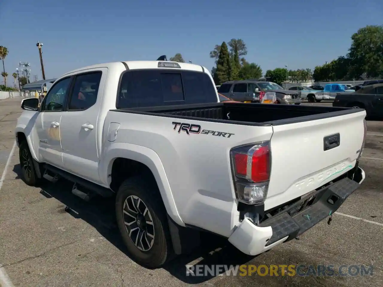 3 Photograph of a damaged car 3TMAZ5CNXLM134806 TOYOTA TACOMA 2020