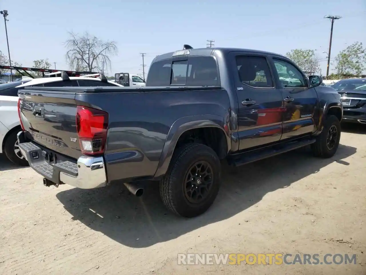 4 Photograph of a damaged car 3TMAZ5CNXLM134885 TOYOTA TACOMA 2020