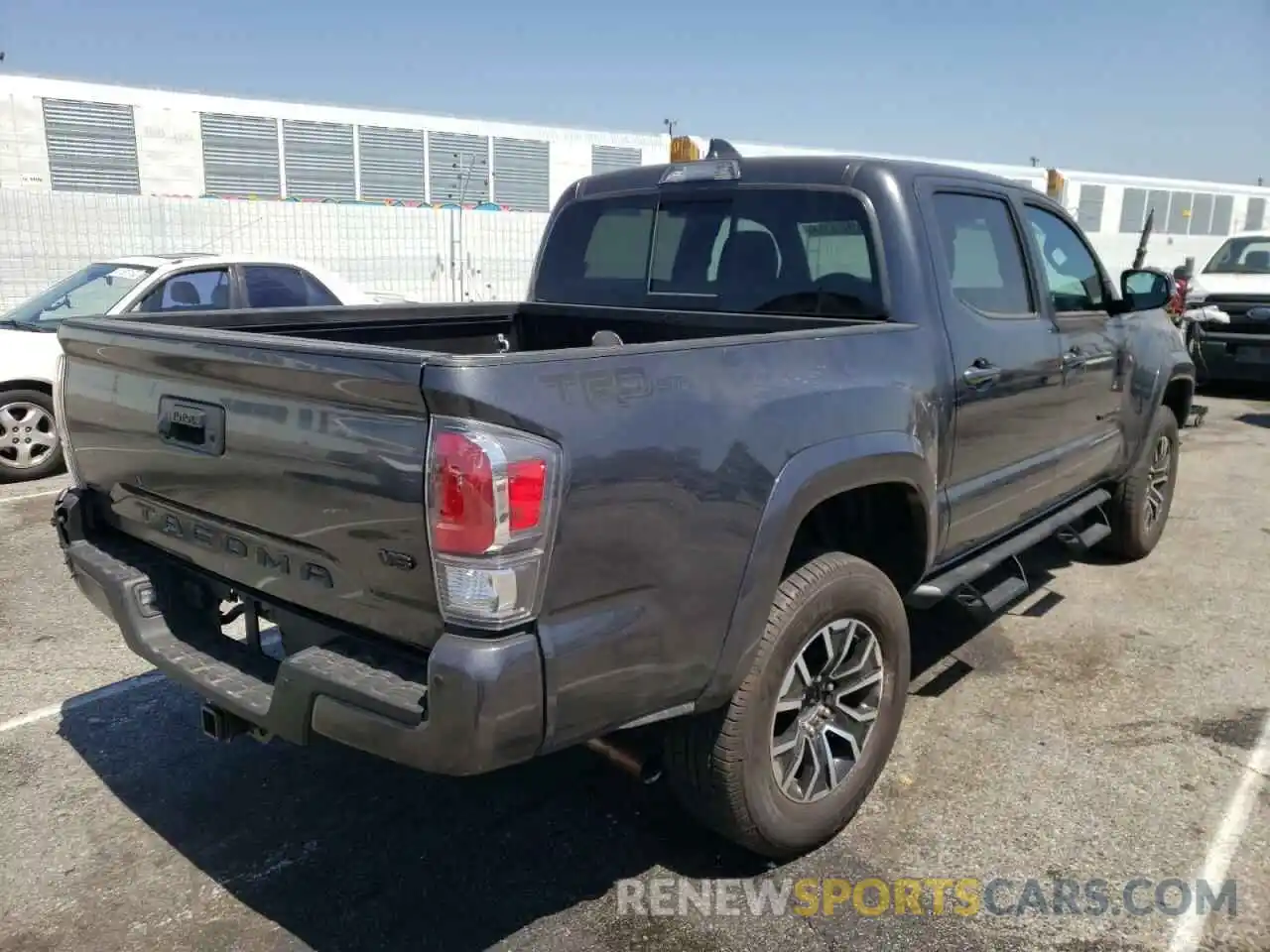 4 Photograph of a damaged car 3TMAZ5CNXLM137494 TOYOTA TACOMA 2020