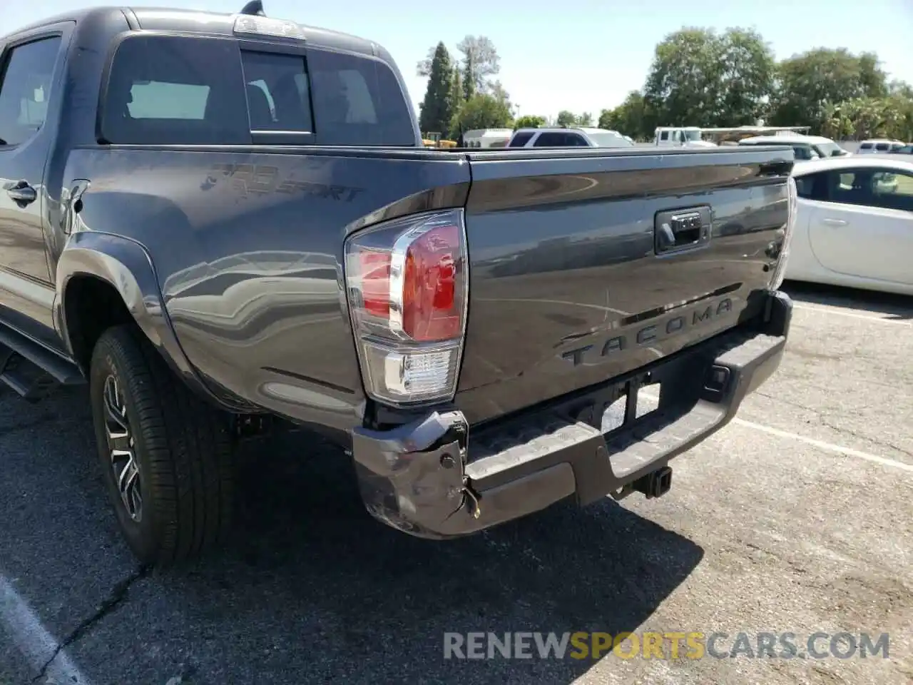 9 Photograph of a damaged car 3TMAZ5CNXLM137494 TOYOTA TACOMA 2020