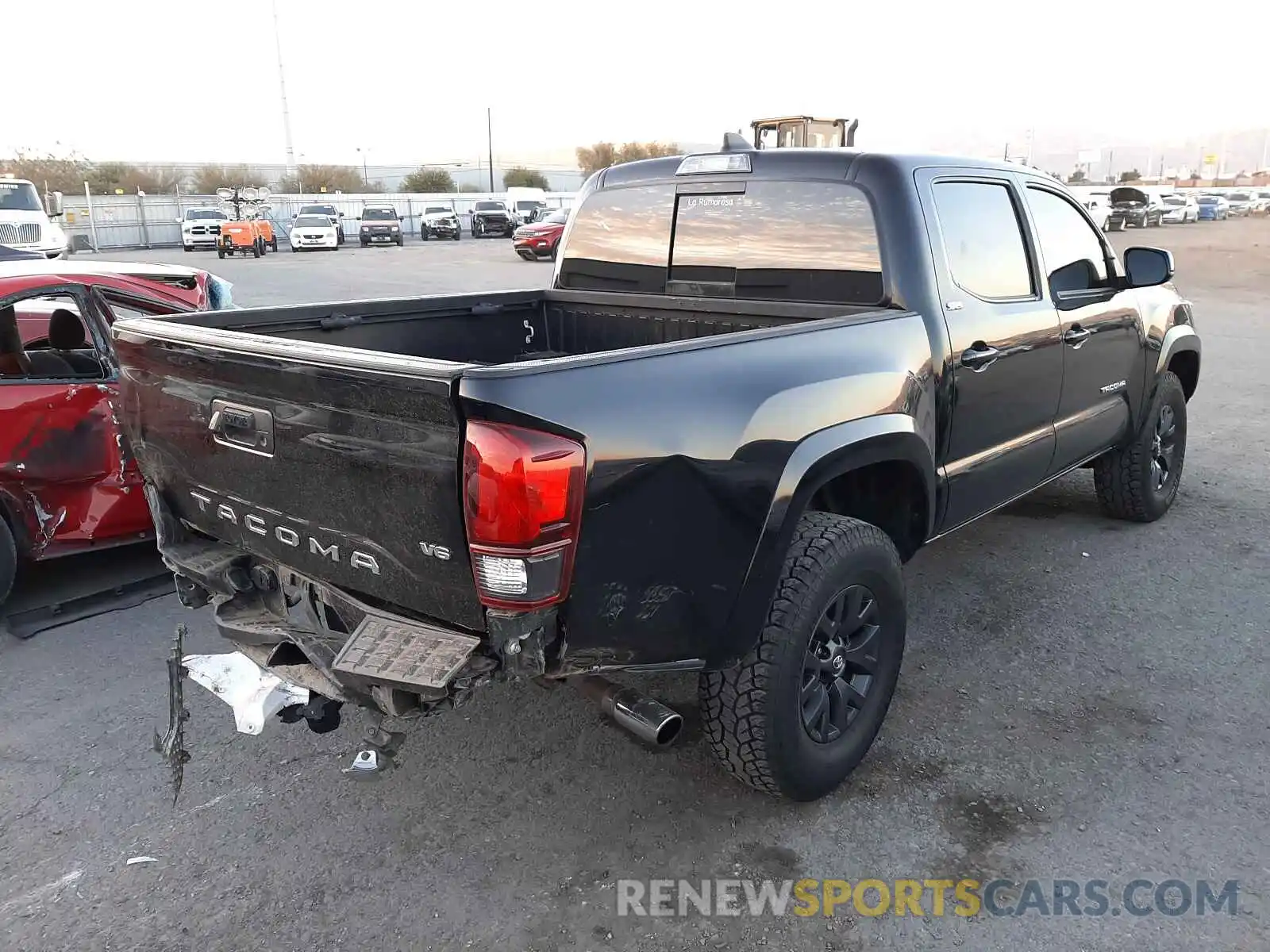 4 Photograph of a damaged car 3TMAZ5CNXLM138306 TOYOTA TACOMA 2020