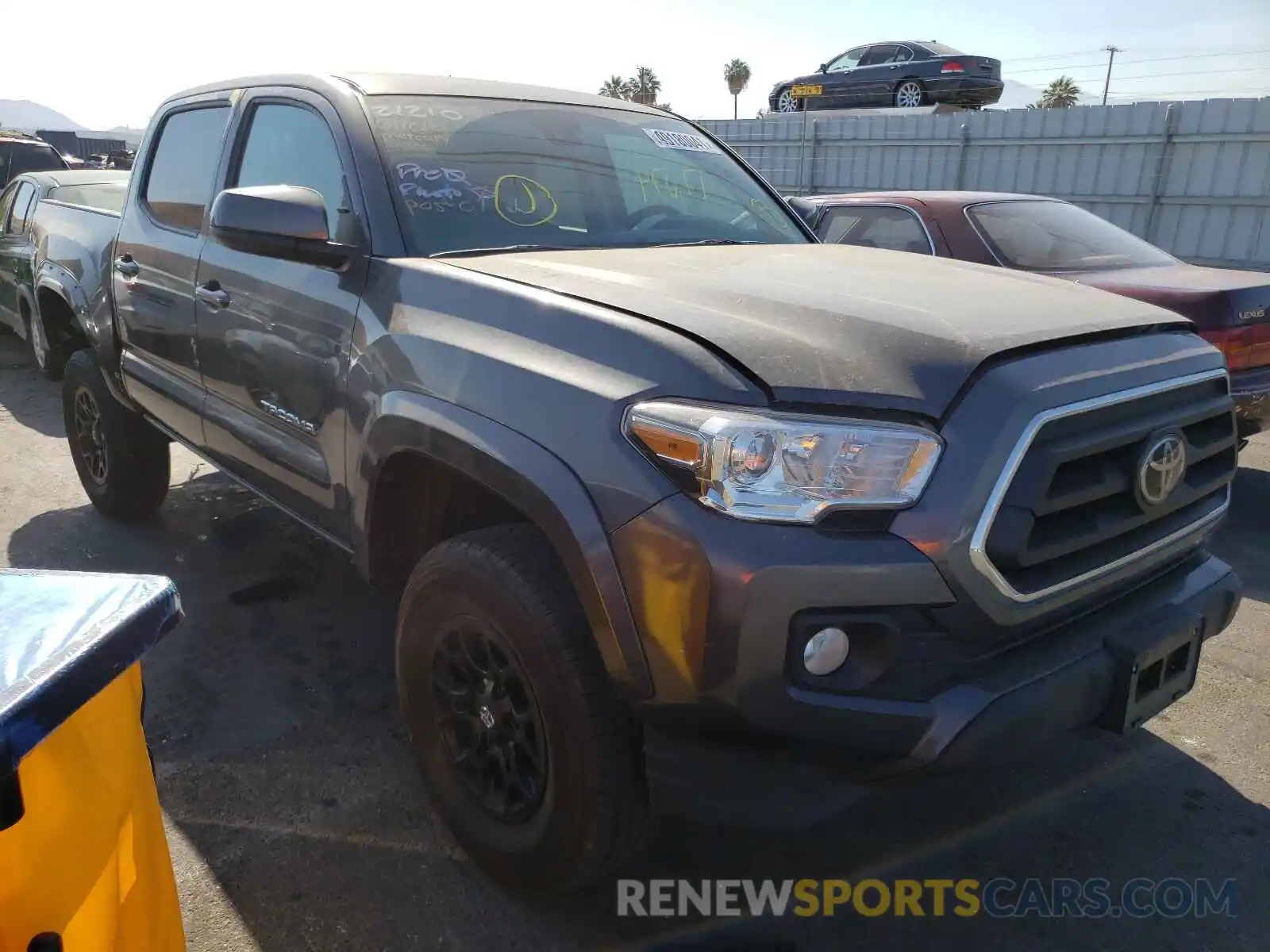 1 Photograph of a damaged car 3TMAZ5CNXLM138483 TOYOTA TACOMA 2020