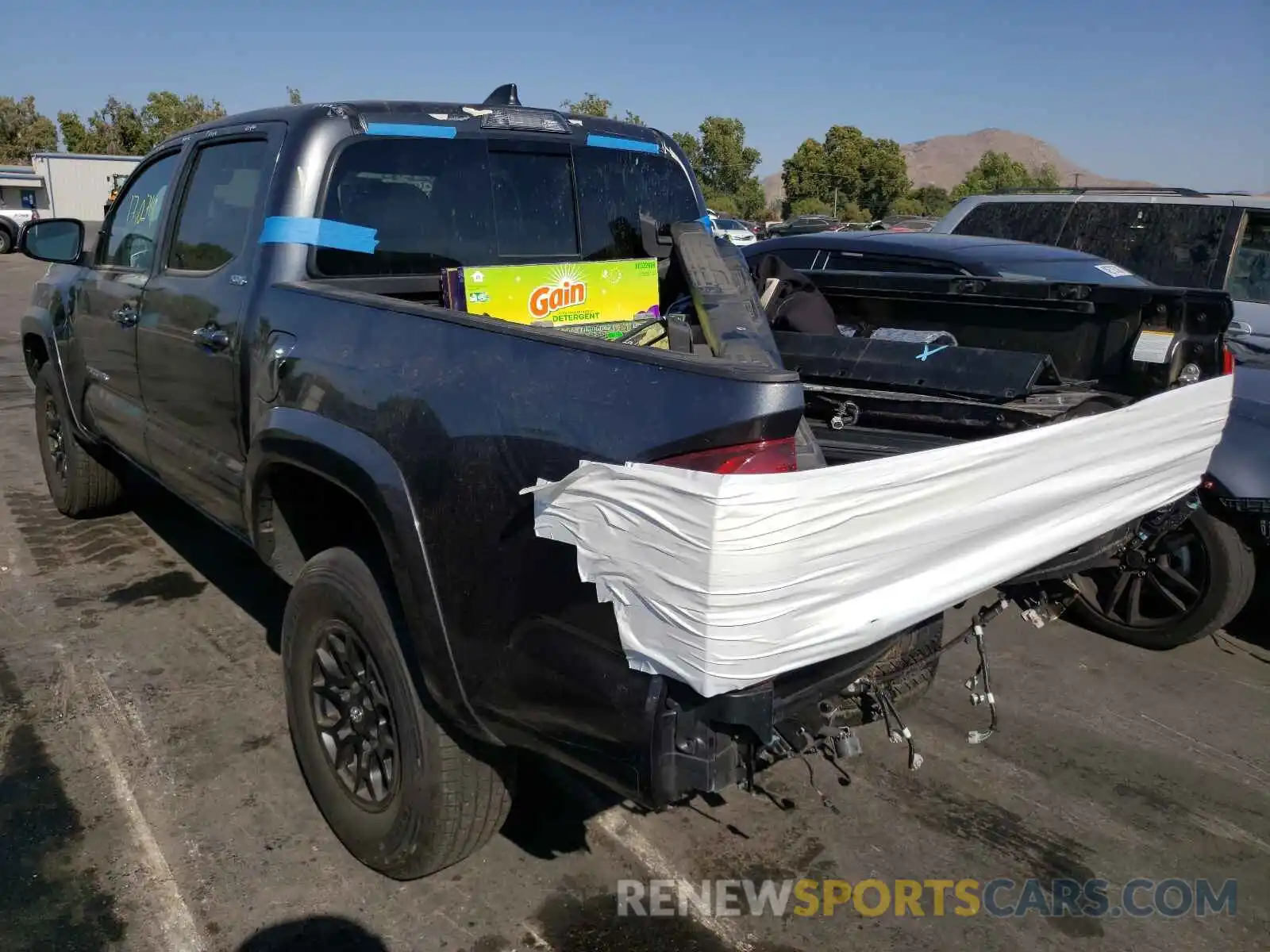 3 Photograph of a damaged car 3TMAZ5CNXLM138483 TOYOTA TACOMA 2020