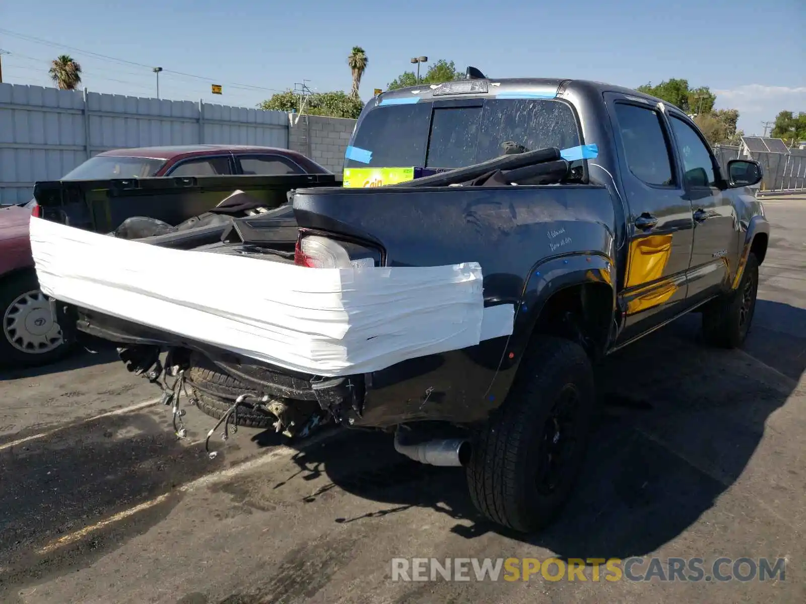 4 Photograph of a damaged car 3TMAZ5CNXLM138483 TOYOTA TACOMA 2020