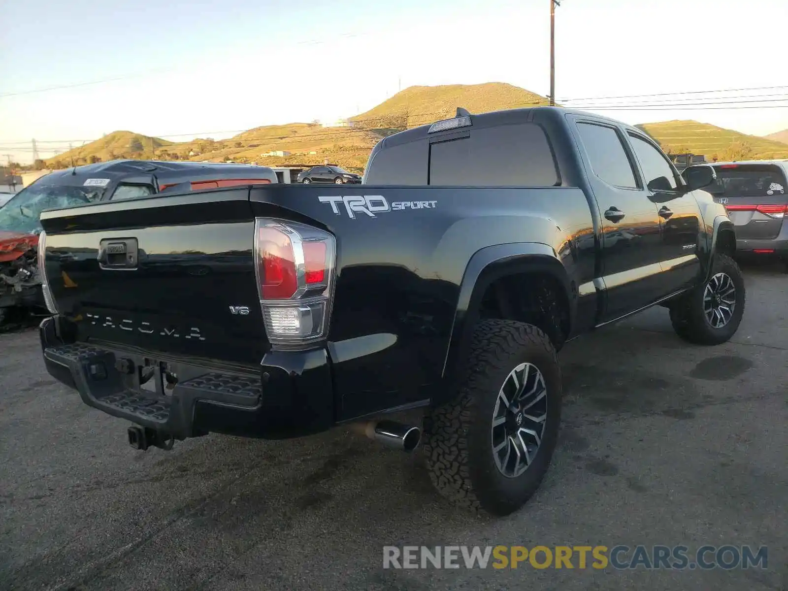 4 Photograph of a damaged car 3TMBZ5DN3LM024182 TOYOTA TACOMA 2020