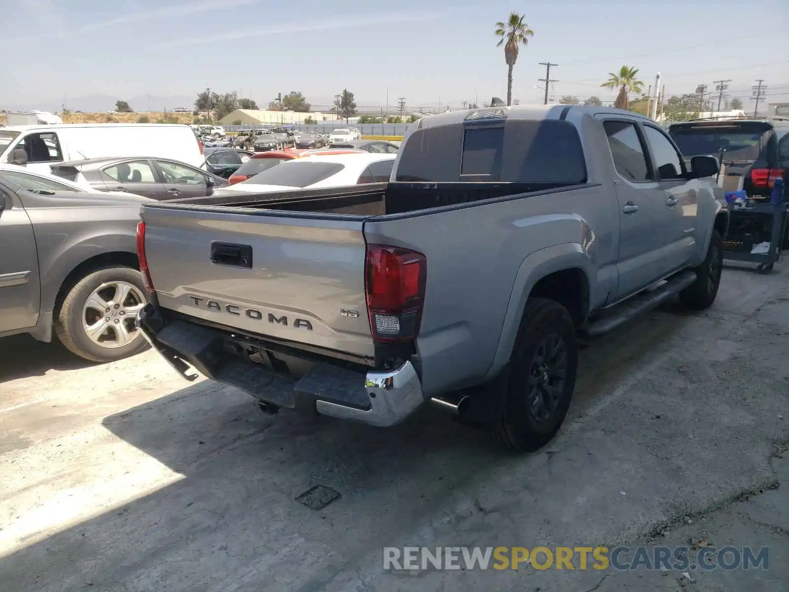 4 Photograph of a damaged car 3TMBZ5DN4LM025440 TOYOTA TACOMA 2020