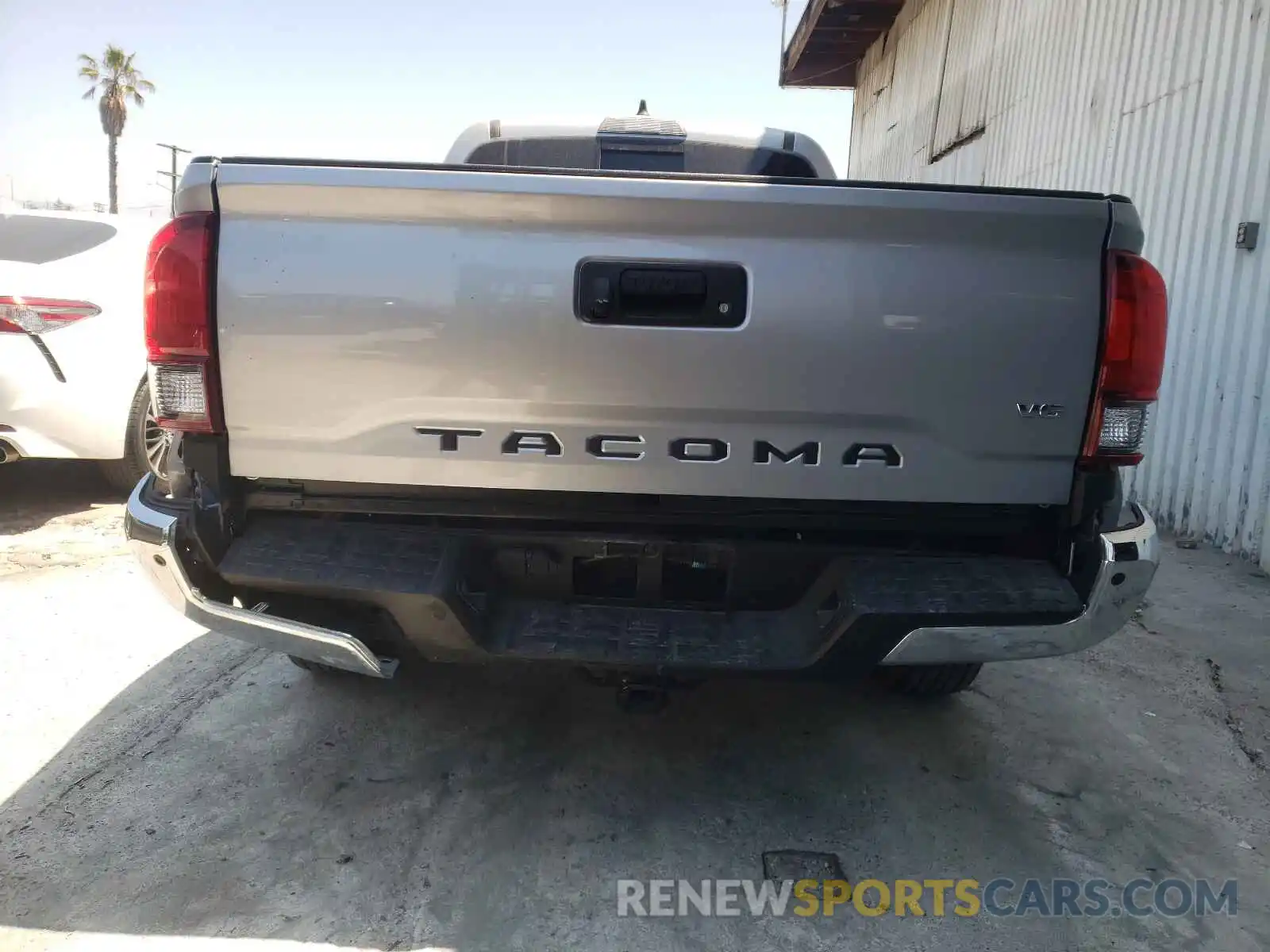 9 Photograph of a damaged car 3TMBZ5DN4LM025440 TOYOTA TACOMA 2020