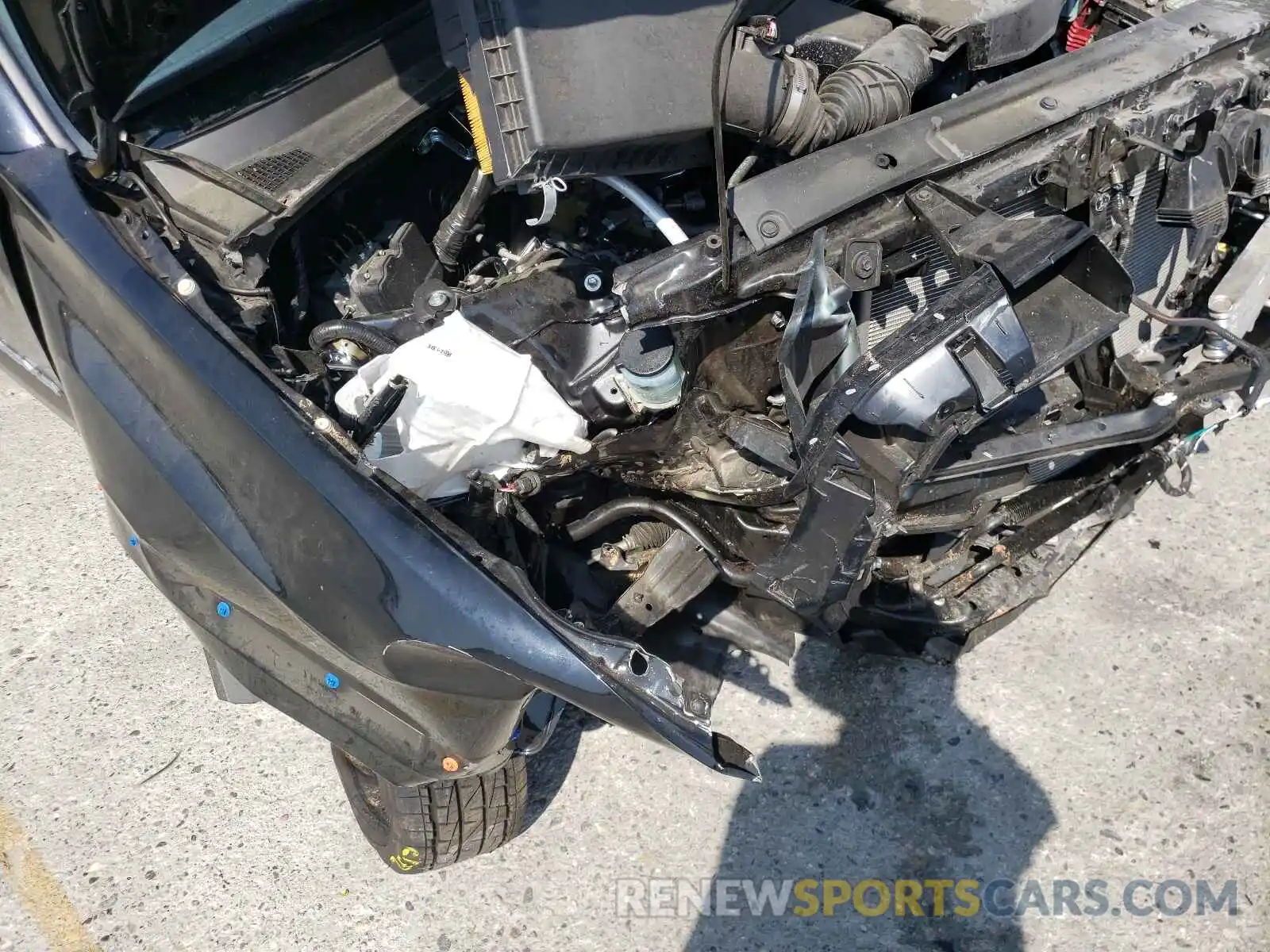 9 Photograph of a damaged car 3TMBZ5DN5LM025995 TOYOTA TACOMA 2020