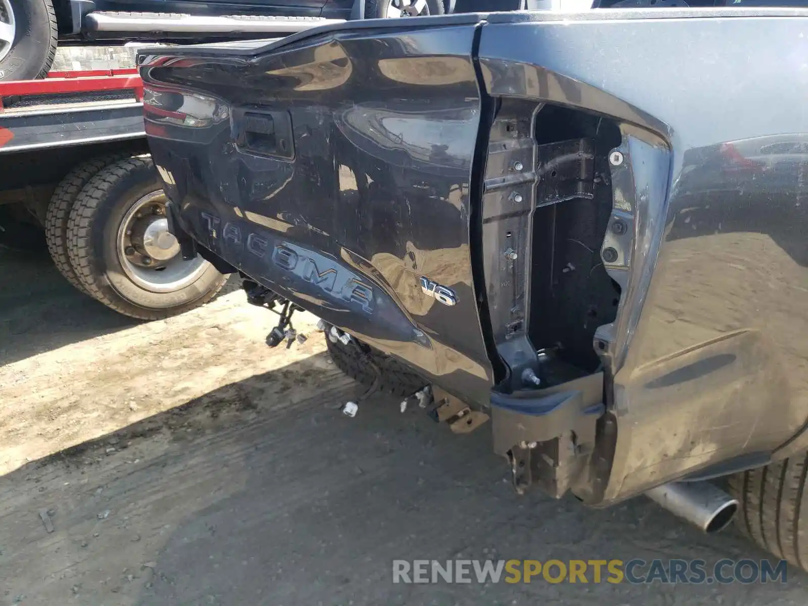 9 Photograph of a damaged car 3TMBZ5DN8LM024386 TOYOTA TACOMA 2020