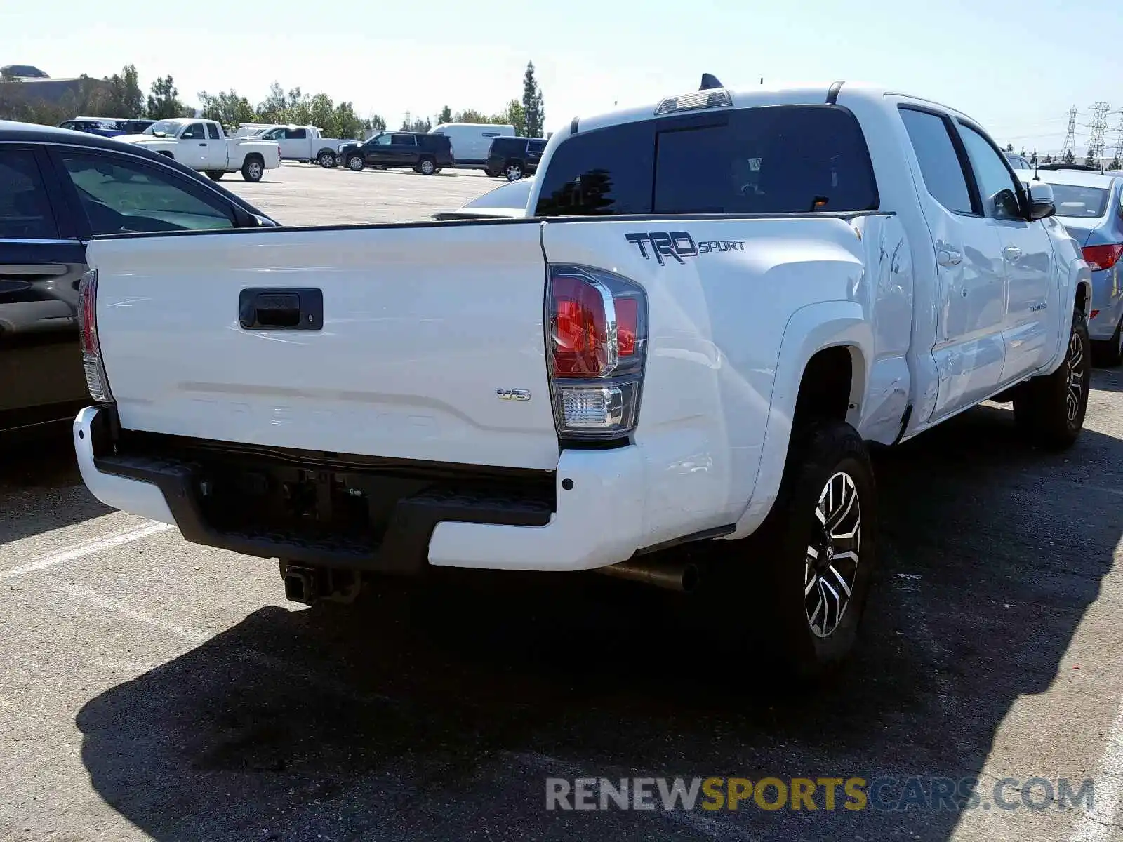 4 Photograph of a damaged car 3TMBZ5DN8LM025344 TOYOTA TACOMA 2020