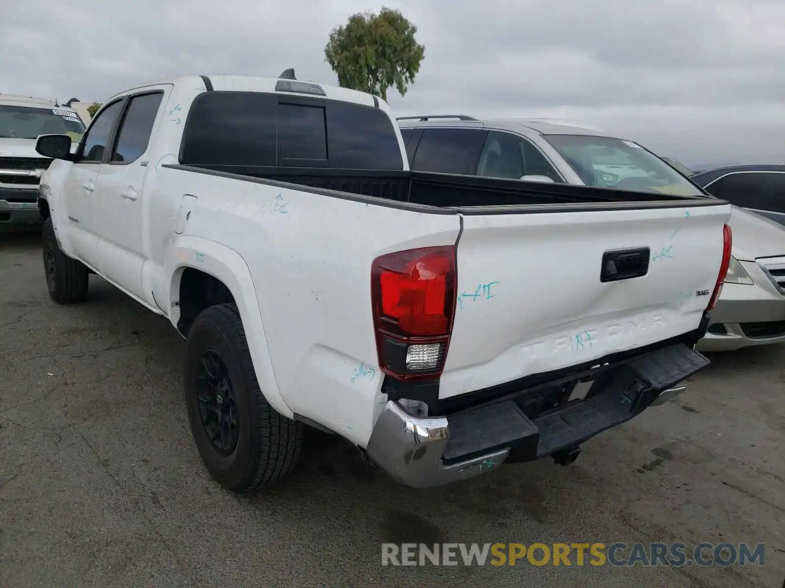 3 Photograph of a damaged car 3TMBZ5DN9LM024008 TOYOTA TACOMA 2020