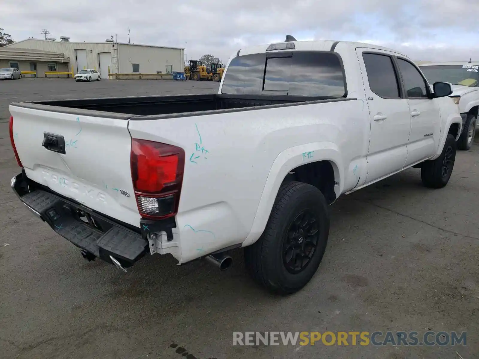 4 Photograph of a damaged car 3TMBZ5DN9LM024008 TOYOTA TACOMA 2020