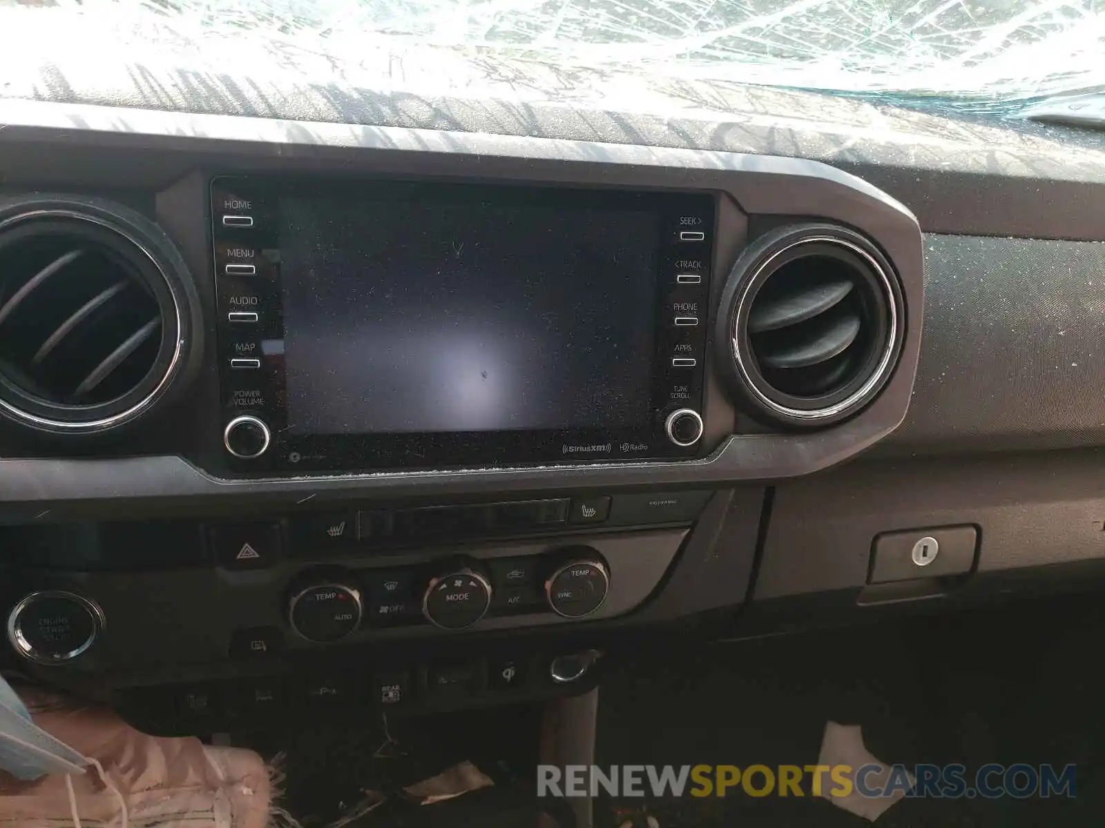 9 Photograph of a damaged car 3TMBZ5DN9LM025546 TOYOTA TACOMA 2020