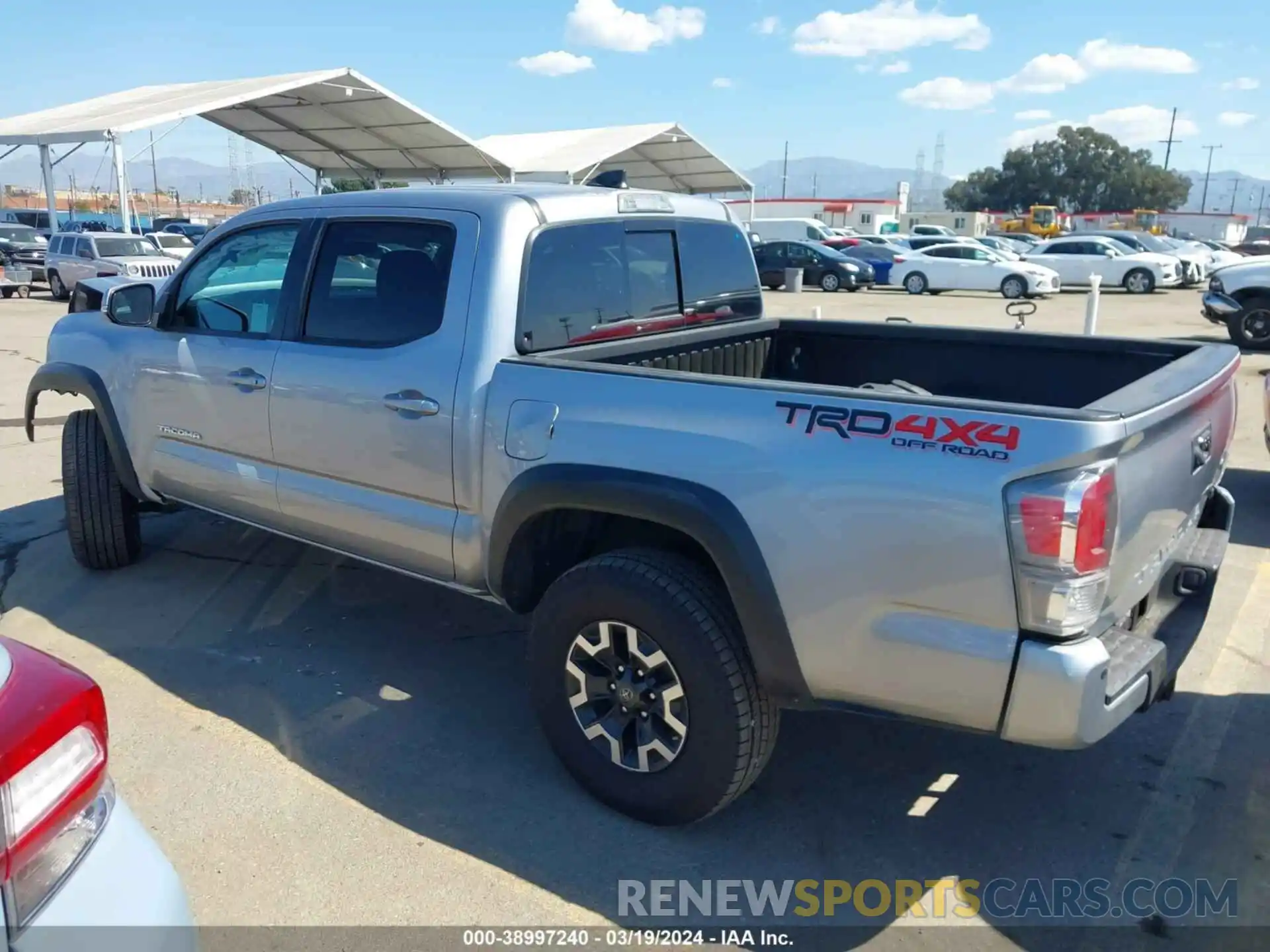 15 Photograph of a damaged car 3TMCZ5AN0LM289988 TOYOTA TACOMA 2020