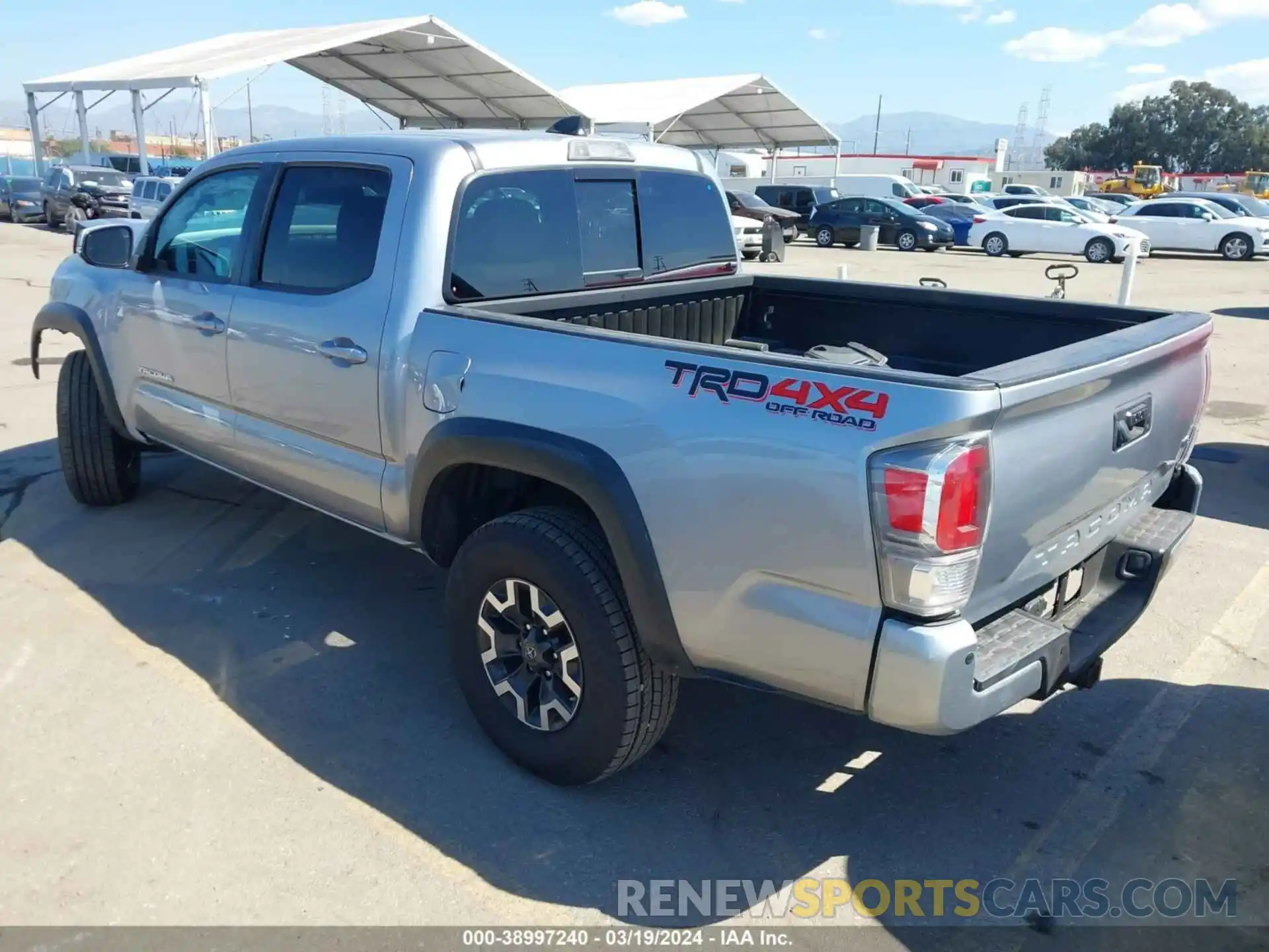 3 Photograph of a damaged car 3TMCZ5AN0LM289988 TOYOTA TACOMA 2020