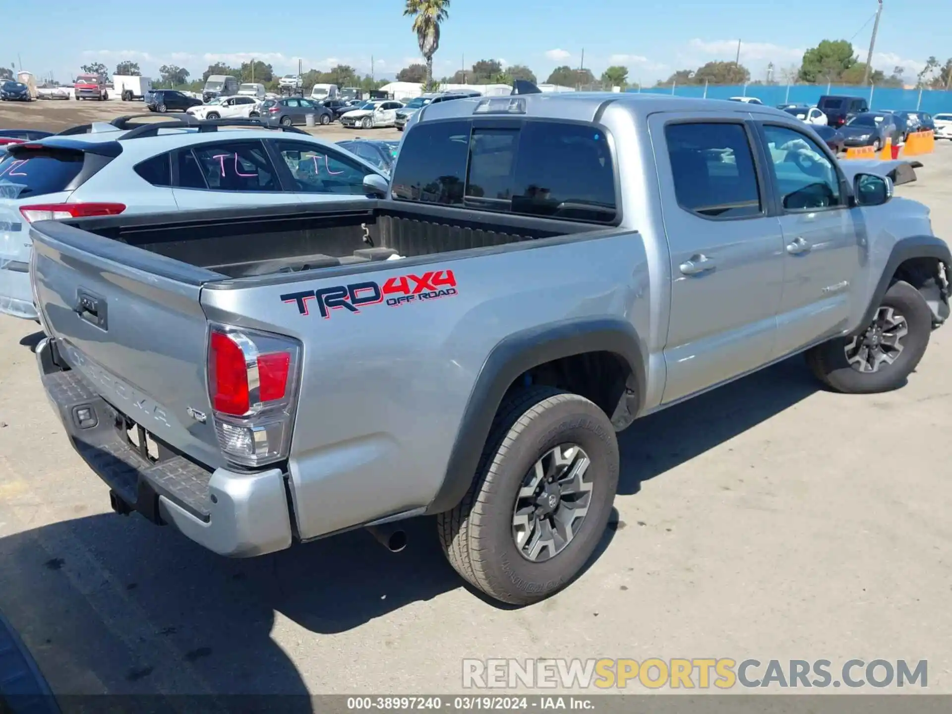 4 Photograph of a damaged car 3TMCZ5AN0LM289988 TOYOTA TACOMA 2020