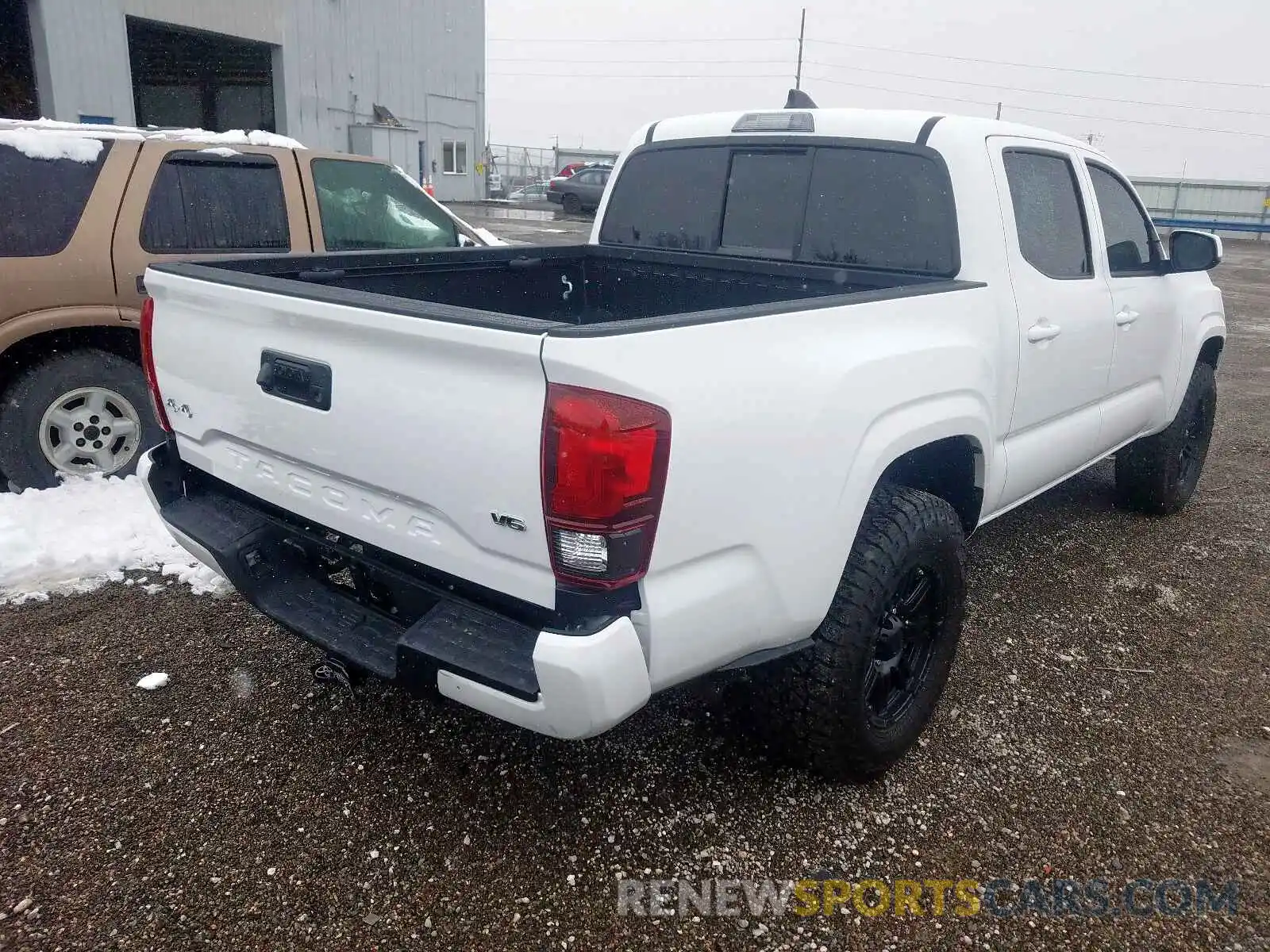 4 Photograph of a damaged car 3TMCZ5AN0LM292826 TOYOTA TACOMA 2020