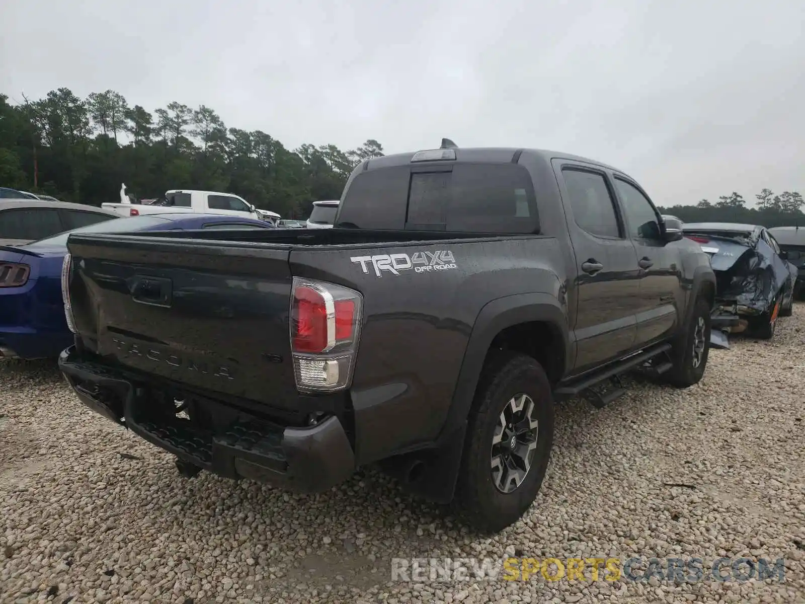 4 Photograph of a damaged car 3TMCZ5AN0LM293216 TOYOTA TACOMA 2020