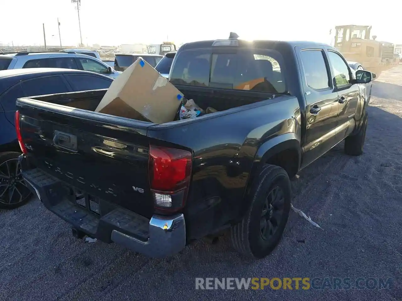 4 Photograph of a damaged car 3TMCZ5AN0LM294818 TOYOTA TACOMA 2020