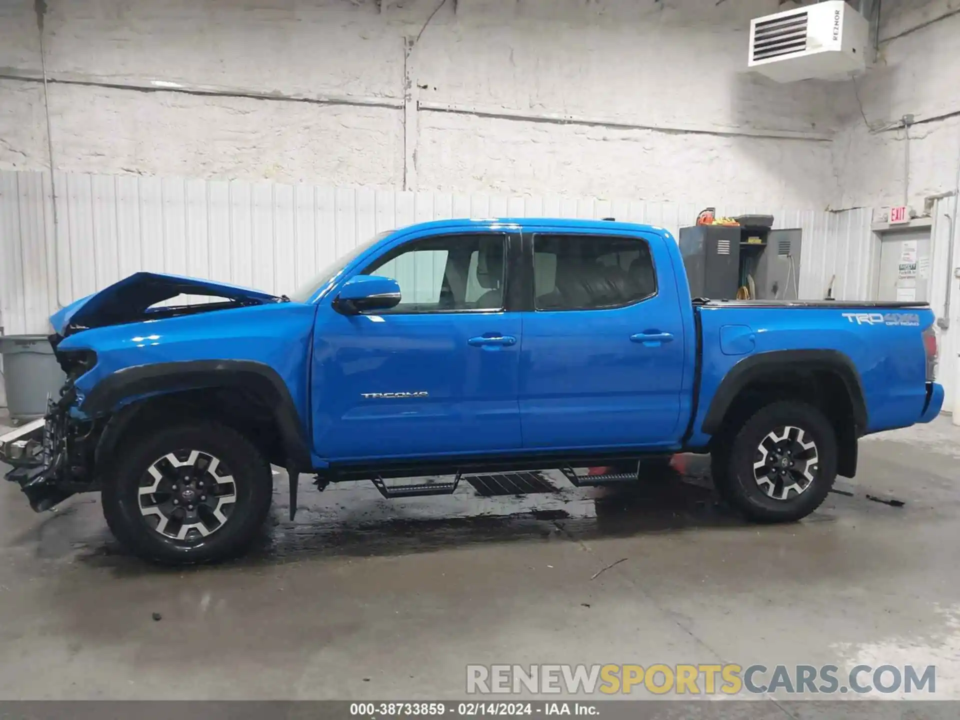 15 Photograph of a damaged car 3TMCZ5AN0LM297024 TOYOTA TACOMA 2020