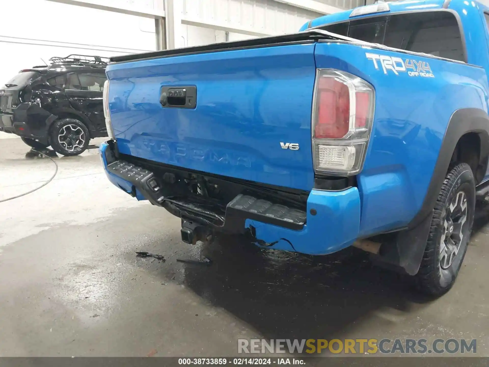 19 Photograph of a damaged car 3TMCZ5AN0LM297024 TOYOTA TACOMA 2020