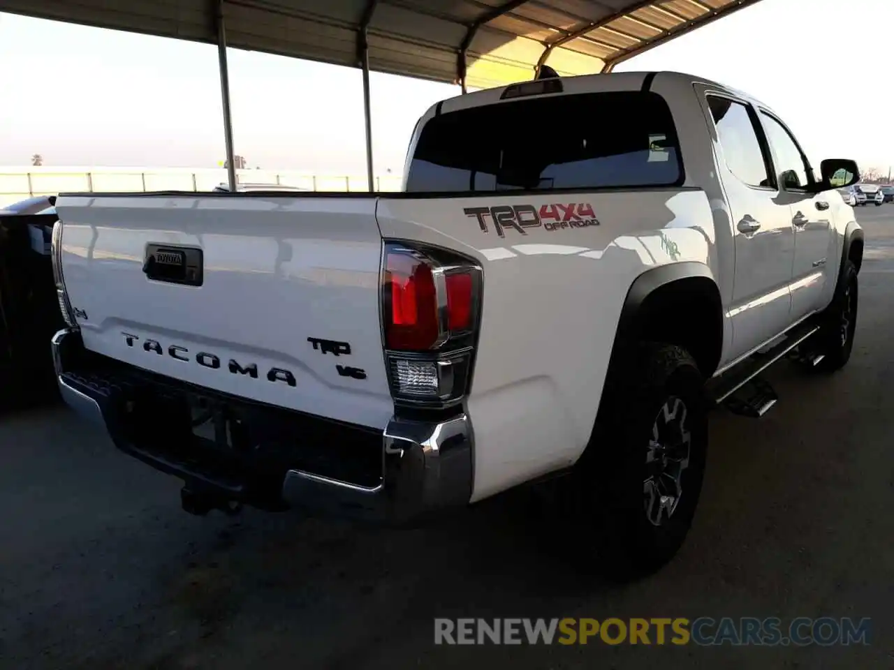 4 Photograph of a damaged car 3TMCZ5AN0LM297489 TOYOTA TACOMA 2020