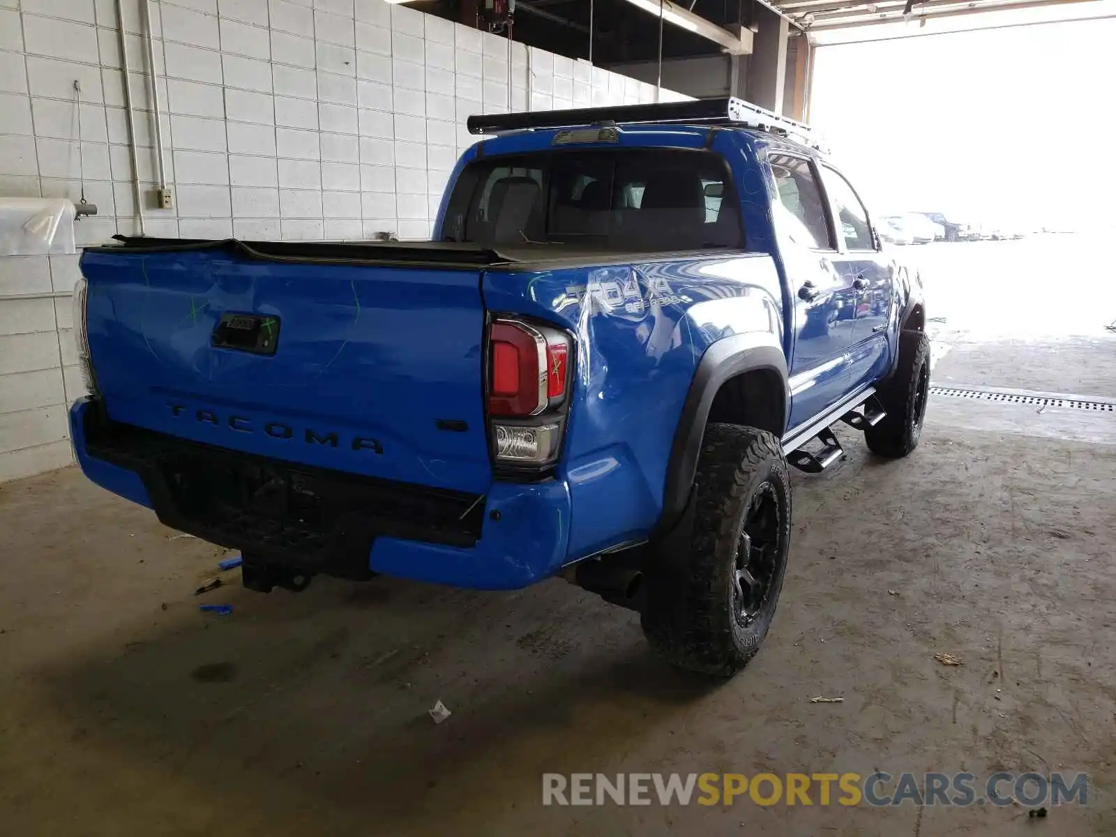 4 Photograph of a damaged car 3TMCZ5AN0LM297718 TOYOTA TACOMA 2020