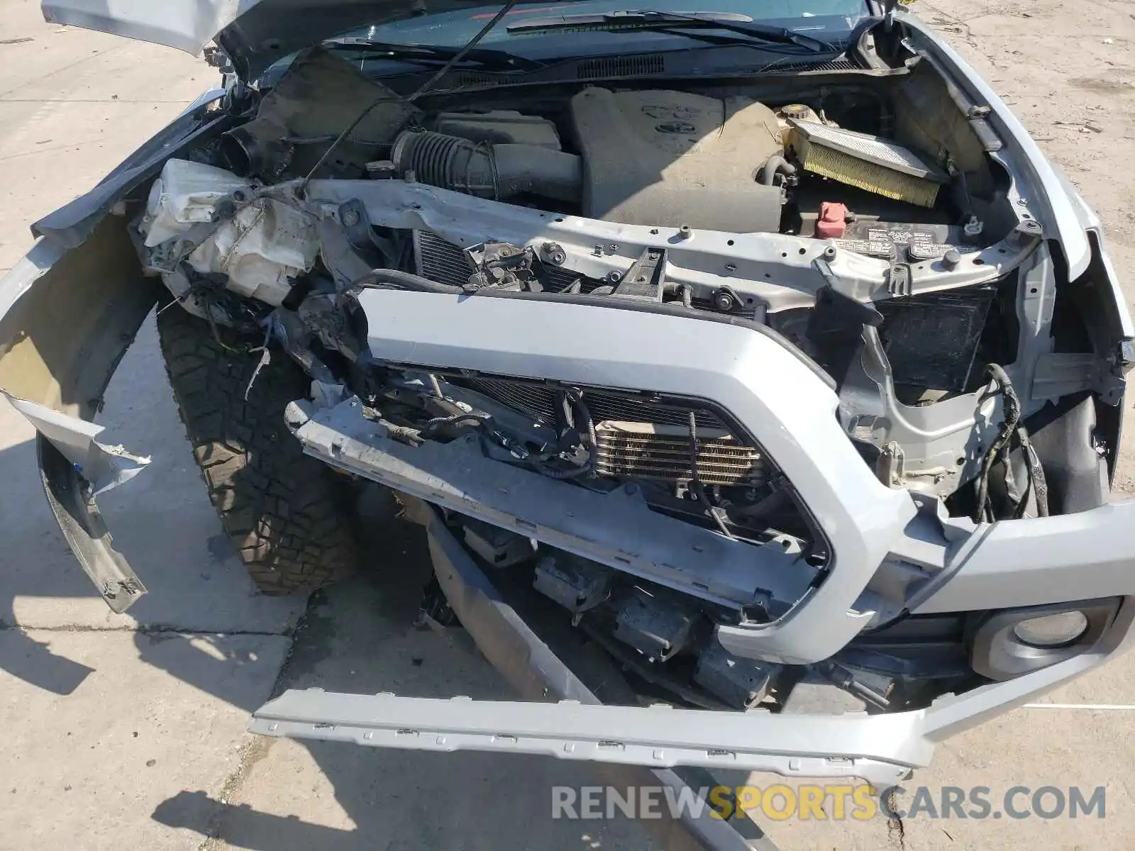 7 Photograph of a damaged car 3TMCZ5AN0LM301976 TOYOTA TACOMA 2020