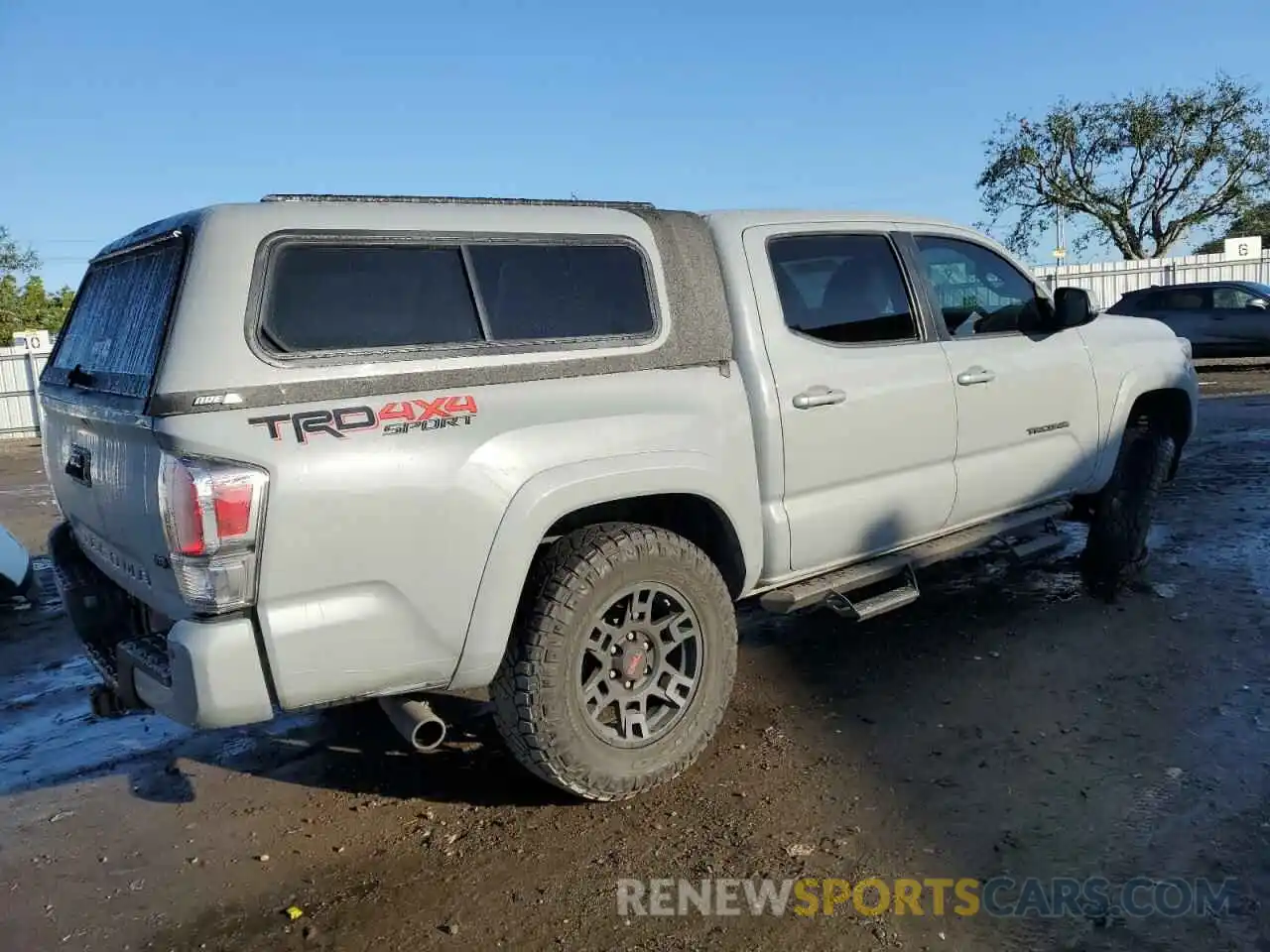 3 Photograph of a damaged car 3TMCZ5AN0LM303338 TOYOTA TACOMA 2020