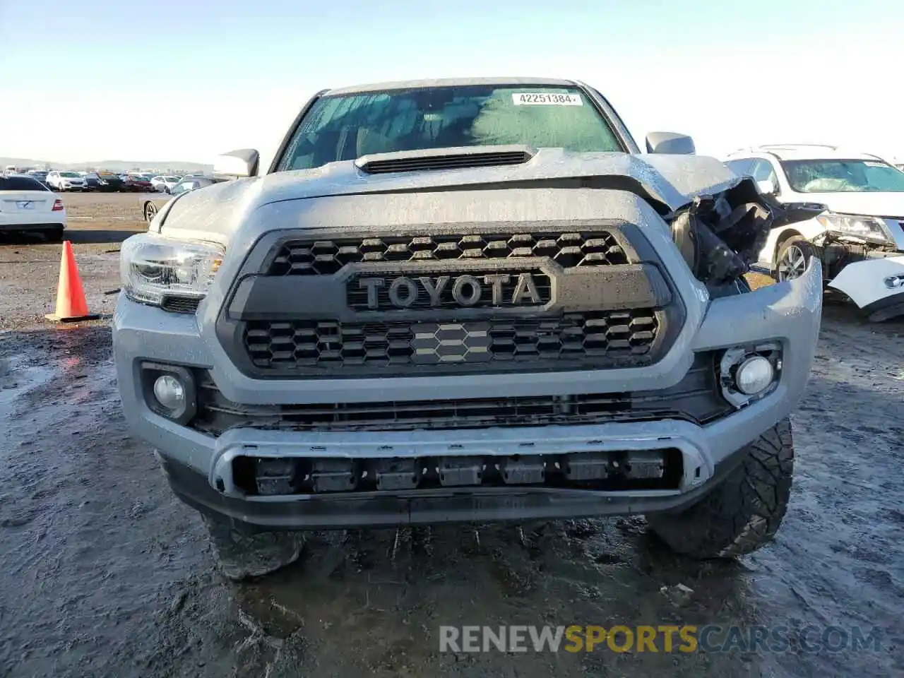 5 Photograph of a damaged car 3TMCZ5AN0LM303338 TOYOTA TACOMA 2020