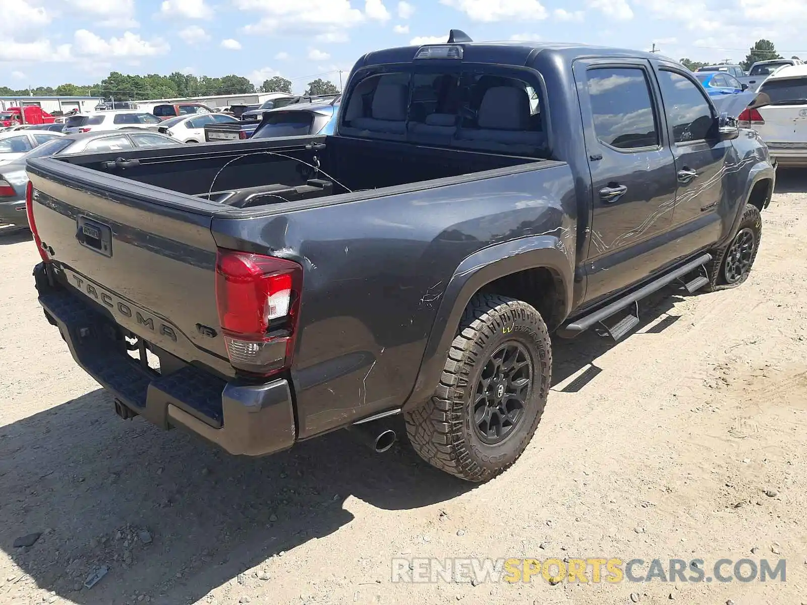 4 Photograph of a damaged car 3TMCZ5AN0LM304053 TOYOTA TACOMA 2020