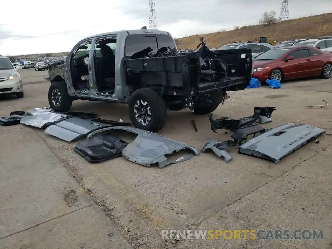 3 Photograph of a damaged car 3TMCZ5AN0LM309253 TOYOTA TACOMA 2020