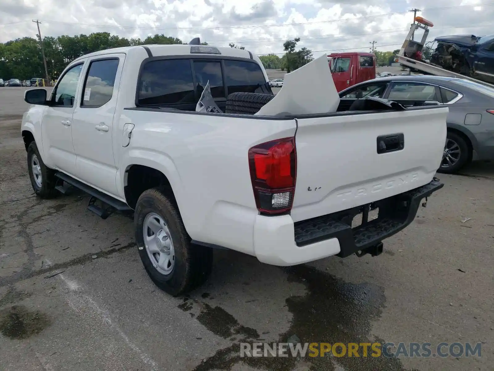 3 Photograph of a damaged car 3TMCZ5AN0LM310130 TOYOTA TACOMA 2020