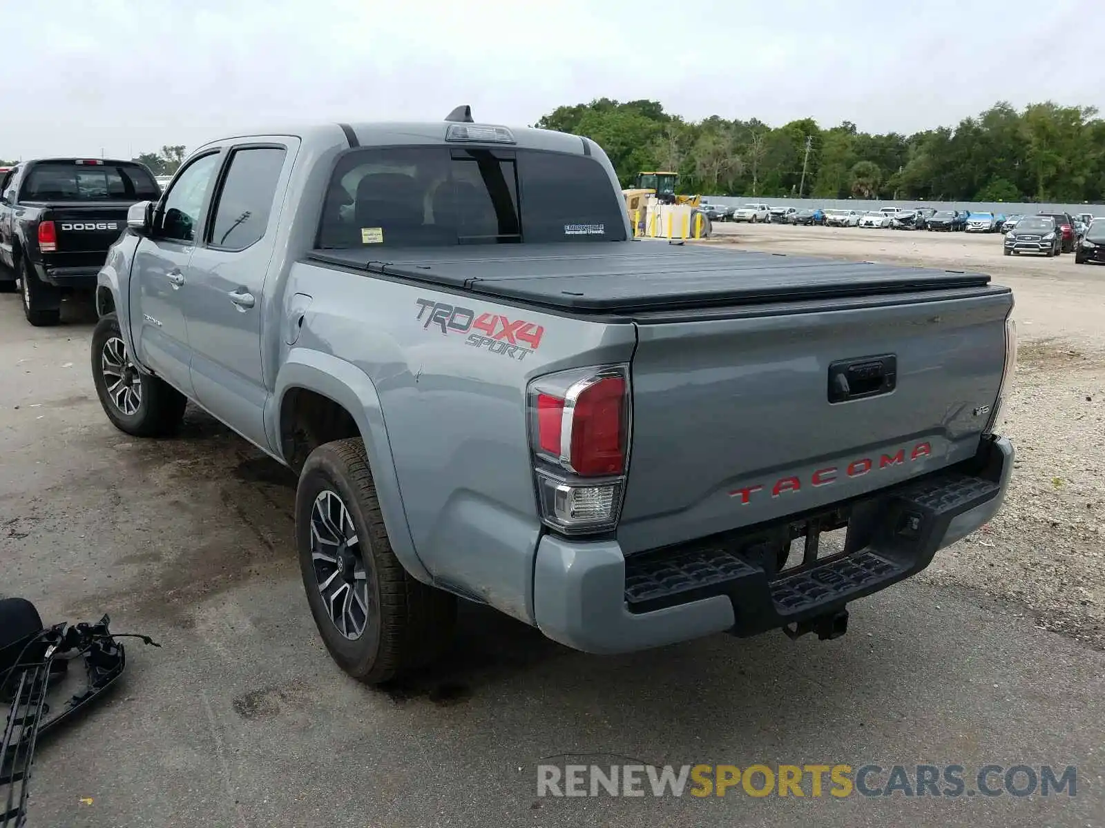 3 Photograph of a damaged car 3TMCZ5AN0LM312881 TOYOTA TACOMA 2020