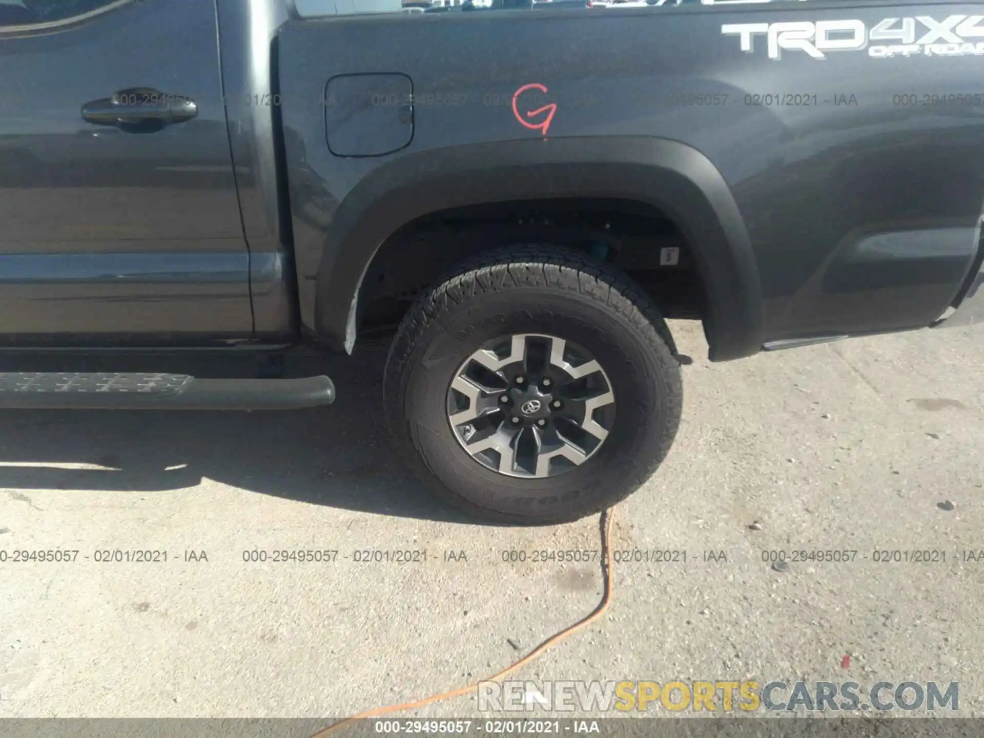 13 Photograph of a damaged car 3TMCZ5AN0LM315540 TOYOTA TACOMA 2020