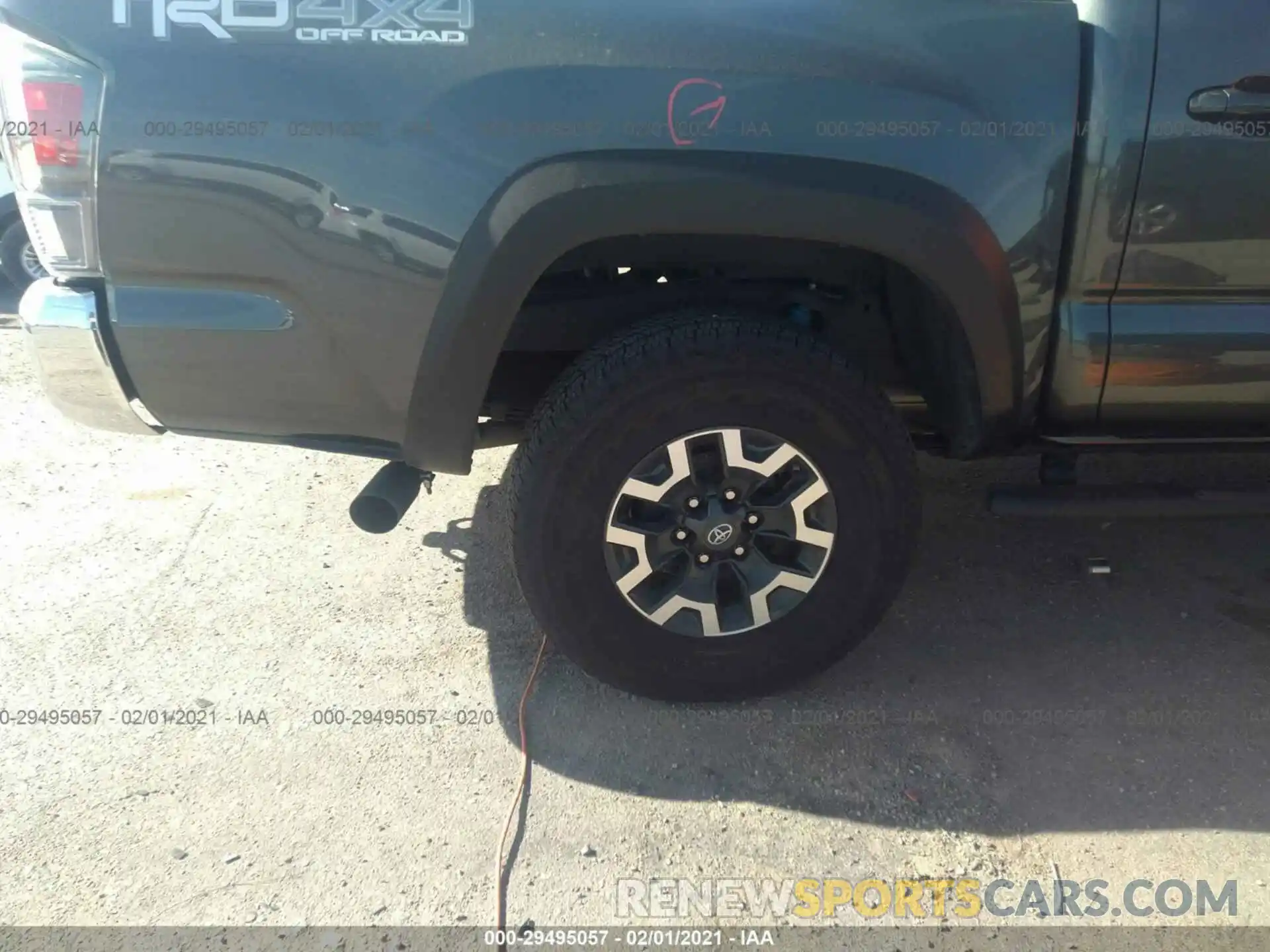 15 Photograph of a damaged car 3TMCZ5AN0LM315540 TOYOTA TACOMA 2020