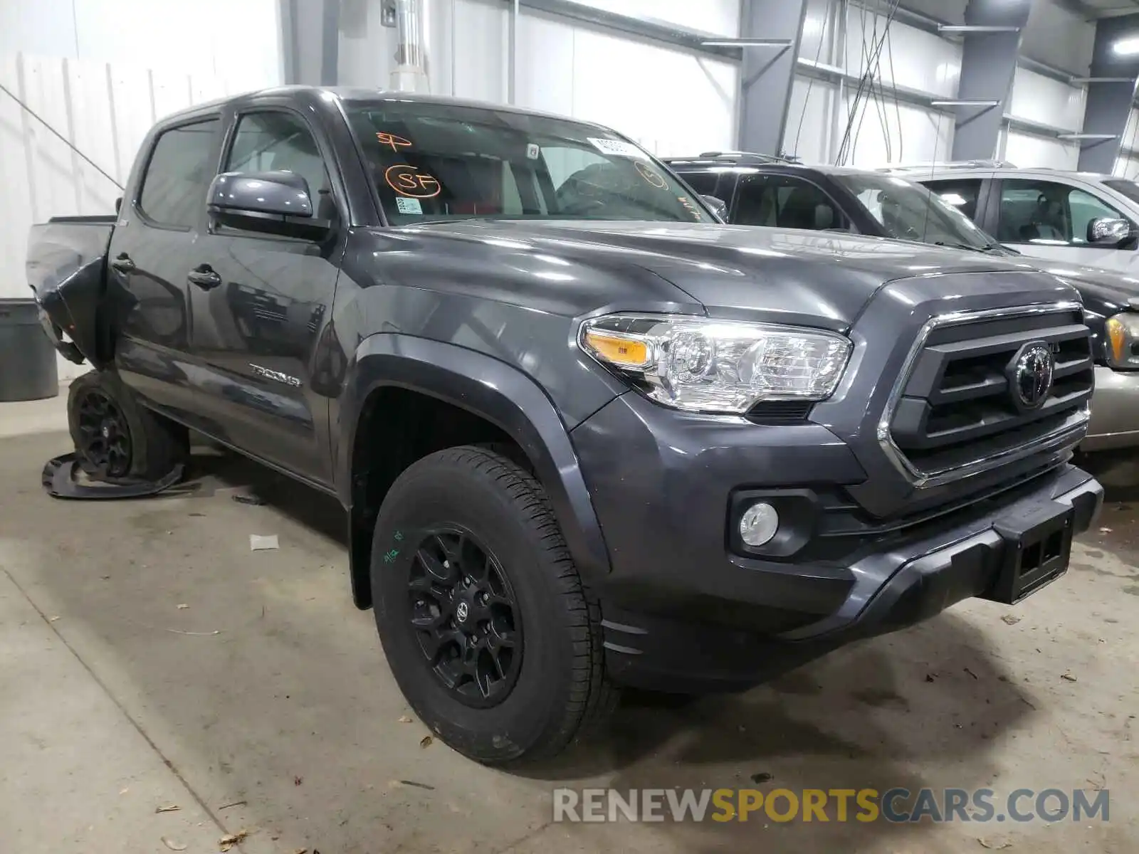 1 Photograph of a damaged car 3TMCZ5AN0LM317031 TOYOTA TACOMA 2020